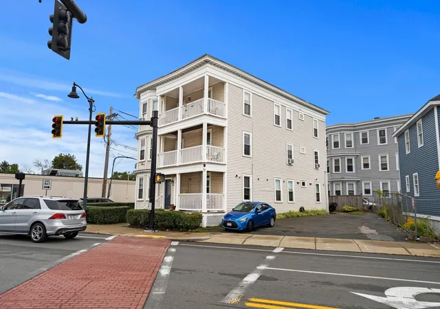 Photo 3 of Condo for sale at 401 Cabot St #4, Beverly, MA 01915 | MLS# 73587833 | Listing updated on 2026-10-11