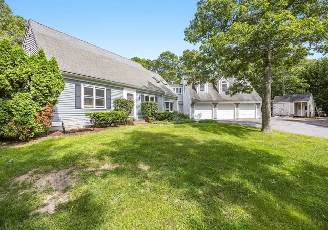 Photo 3 of Single family home for sale at 184 Wakeby Rd, Marstons Mills, MA 02648 | MLS# 73574478 | Listing updated on 2026-09-13