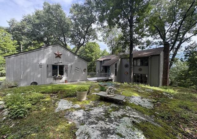 Photo 3 of Single family home for sale at 450 Glendale Rd, Wilbraham, MA 01095 | MLS# 73571992 | Listing updated on 2026-09-08