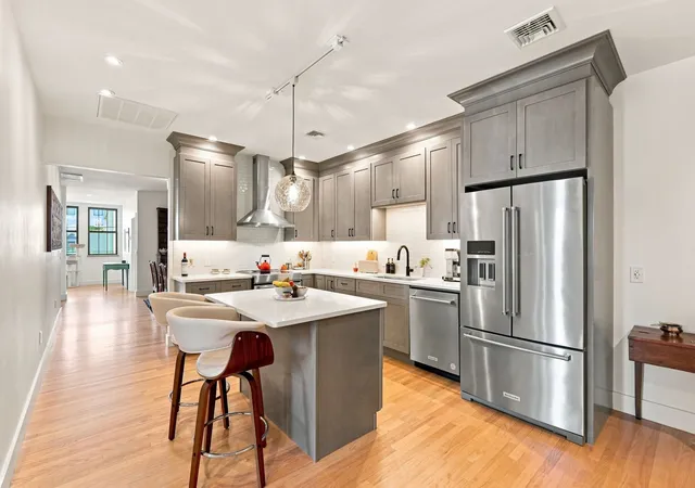 Listing Photo 5 - Condo for sale in building located at 17 Hawley St, Northampton, MA 01060 - Unit #201