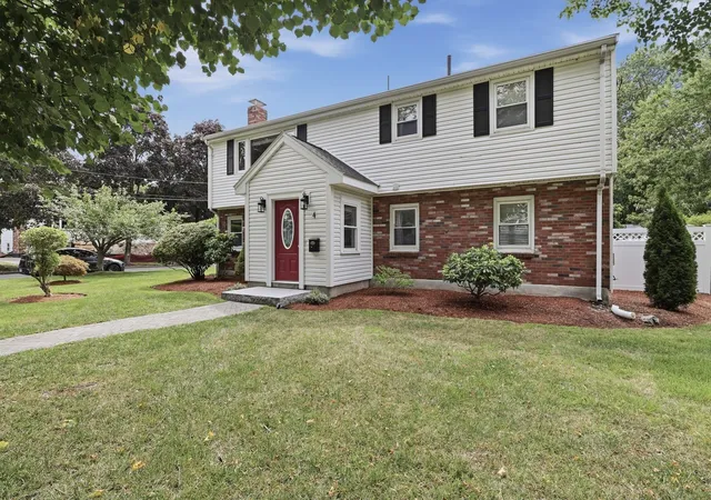 Photo 2 of Single family home for sale at 4 Groveland Rd, Melrose, MA 02176 | MLS# 73572737 | Listing updated on 2026-09-12
