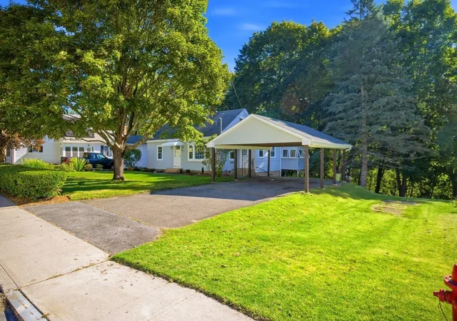 Photo 3 of Single family home for sale at 114 Quaboag St, Warren, MA 01083 | MLS# 73576374 | Listing updated on 2026-10-16