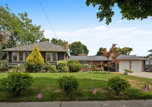 Photo 2 of Single family home for sale at 92 Narragansett Rd, Quincy, MA 02169 | MLS# 73570142 | Listing updated on 2026-10-06