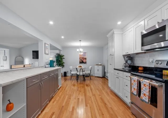 Listing Photo 2 - Condo for sale in building located at 273 Washington St, Gloucester, MA 02143 - Unit #2