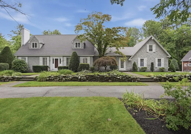 Photo 2 of Sale Pending at 25 Grandview Rd, Chelmsford, MA 01824 | MLS# 73573925 | Listing updated on 2026-09-30