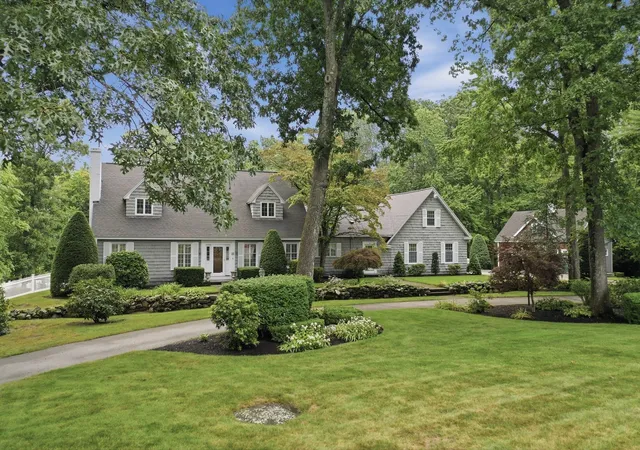 Photo 3 of Sale Pending at 25 Grandview Rd, Chelmsford, MA 01824 | MLS# 73573925 | Listing updated on 2026-09-30