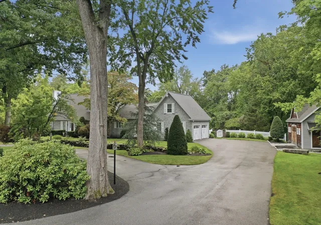Photo 3 of Sale Pending at 25 Grandview Rd, Chelmsford, MA 01824 | MLS# 73573925 | Listing updated on 2026-09-30
