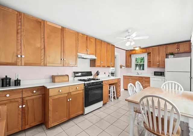 Photo 4 of Single family home for sale at 89 Bedford St, Waltham, MA 02453 | MLS# 73574213 | Listing updated on 2026-09-22