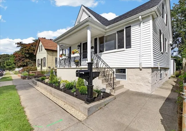 Photo 2 of Single family home for sale at 25 Fairmount St, New Bedford, MA 02740 | MLS# 73579311 | Listing updated on 2026-10-28
