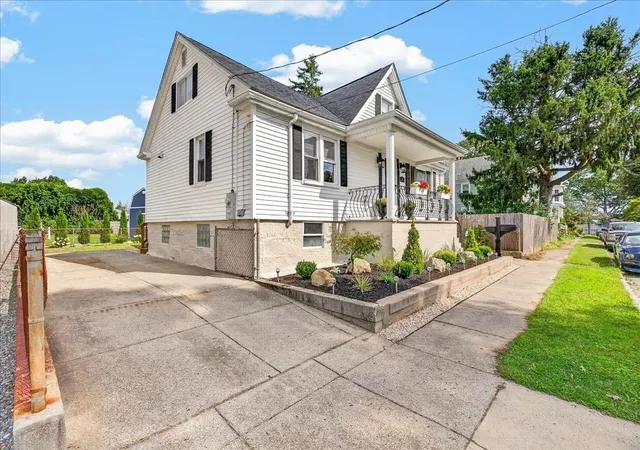 Photo 3 of Single family home for sale at 25 Fairmount St, New Bedford, MA 02740 | MLS# 73579311 | Listing updated on 2026-10-28