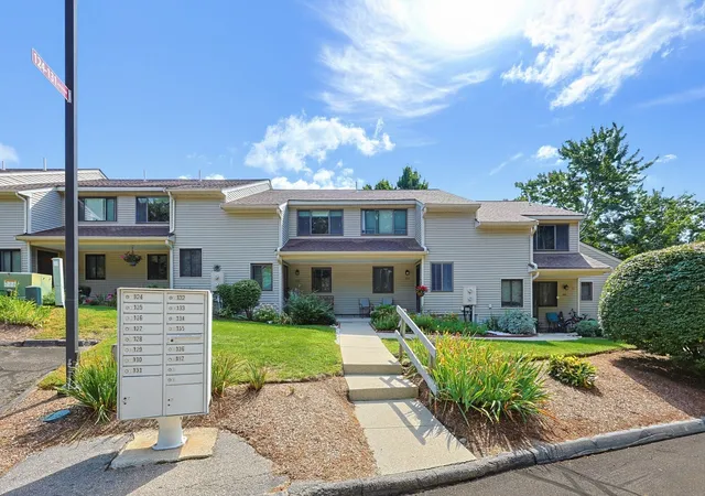 Photo 2 of Condo for sale at 129 Highwood Dr #129, Franklin, MA 02038 | MLS# 73570368 | Listing updated on 2026-09-05