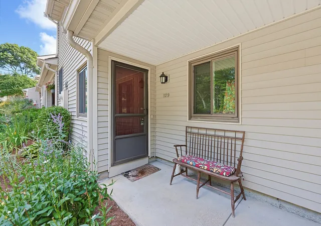 Photo 3 of Condo for sale at 129 Highwood Dr #129, Franklin, MA 02038 | MLS# 73570368 | Listing updated on 2026-09-05