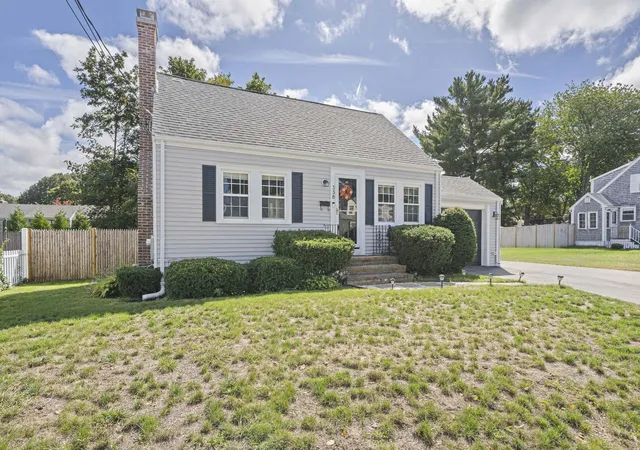 Photo 2 of Single family home for sale at 338 Green St, North Weymouth, MA 02191 | MLS# 73581816 | Listing updated on 2026-10-06