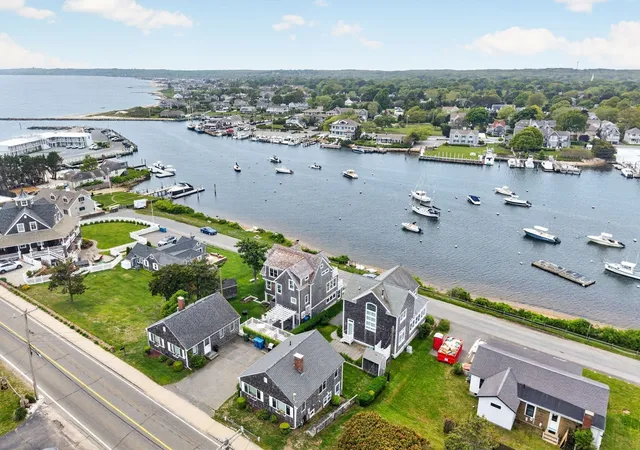 Photo 2 of Single family home for sale at 424 Grand Ave, Falmouth, MA 02540 | MLS# 73587333 | Listing updated on 2026-10-10