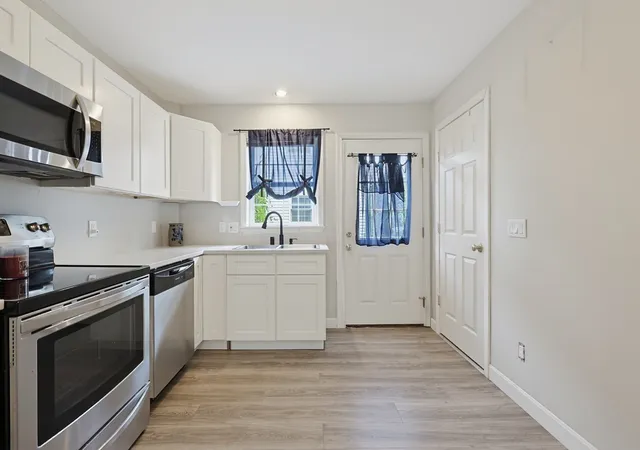 Listing Photo 1 - Condo for sale in building located at 13 Dexter St, Holyoke, MA 02760 - Unit #13