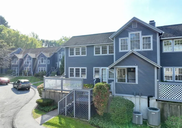 Photo 2 of Condo for sale at 62 Amity Pl #62, Amherst, MA 01002 | MLS# 73586320 | Listing updated on 2026-10-13