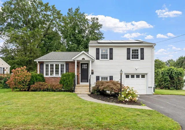 Photo 1 of Sale Pending at 119 Smith St, Leominster, MA 01453 | MLS# 73572789 | Listing updated on 2026-09-19