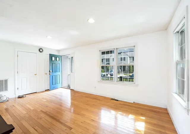 Listing Photo 5 - Condo for sale in building located at 10a Saint Andrews Wy, East Falmouth, MA 02536 - Unit #10A