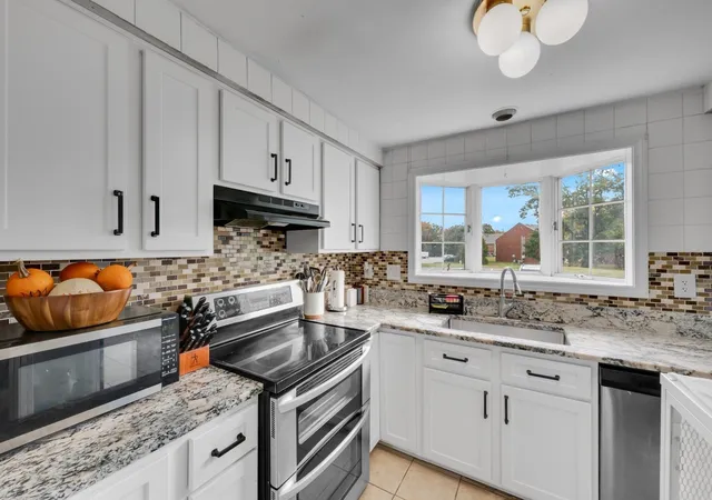 Photo 3 of Condo for sale at 5 Mayberry Dr #G, Westborough, MA 01581 | MLS# 73587829 | Listing updated on 2026-10-11