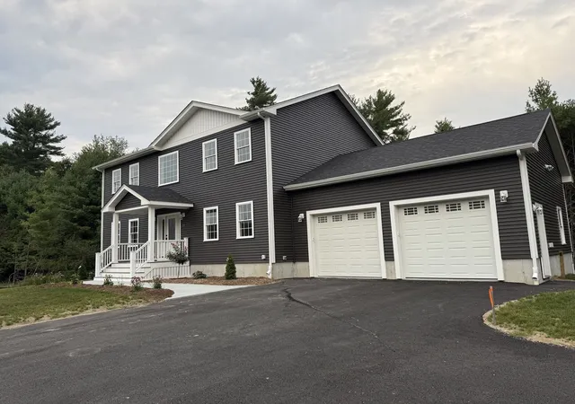 Photo 3 of Single family home for sale at 81 Park Dr, Acushnet, MA 02743 | MLS# 73571661 | Listing updated on 2026-10-02