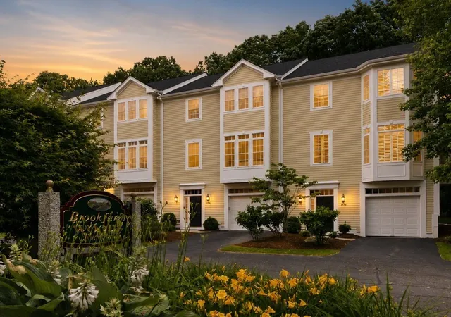 Photo 1 of Condo for sale at 923 Lagrange #923, West Roxbury, MA 02132 | MLS# 73573776 | Listing updated on 2026-09-17