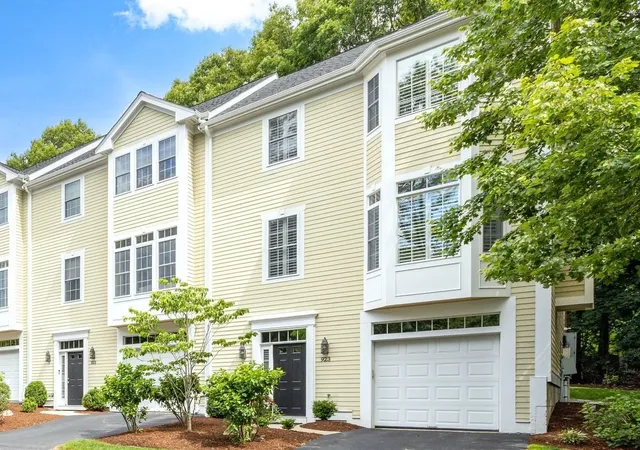 Photo 3 of Condo for sale at 923 Lagrange #923, West Roxbury, MA 02132 | MLS# 73573776 | Listing updated on 2026-09-17