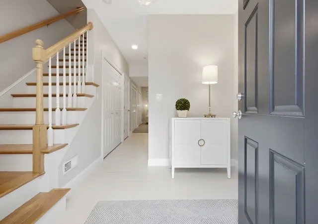 Photo 4 of Condo for sale at 923 Lagrange #923, West Roxbury, MA 02132 | MLS# 73573776 | Listing updated on 2026-09-17