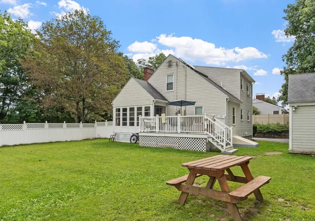 Photo 3 of Single family home for sale at 406 Lincoln St, Fitchburg, MA 01420 | MLS# 73574071 | Listing updated on 2026-09-13