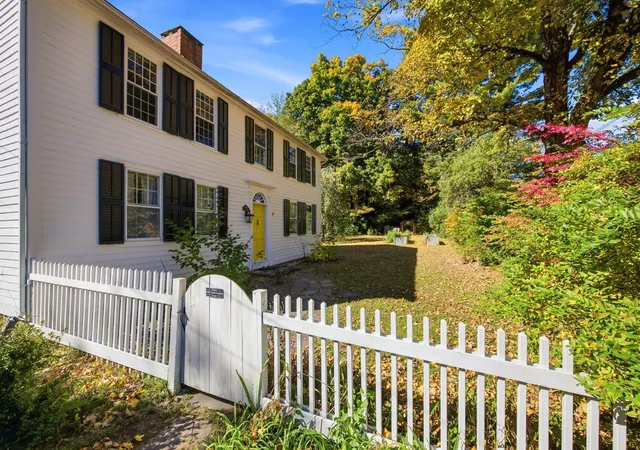 Photo 2 of Single family home for sale at 16 Parish Hl Rd, Granby, MA 01033 | MLS# 73587601 | Listing updated on 2026-10-24