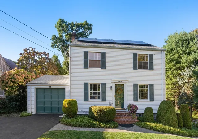 Photo 3 of Single family home for sale at 32 Mount Ida Rd, East Weymouth, MA 02189 | MLS# 73583696 | Listing updated on 2026-10-15