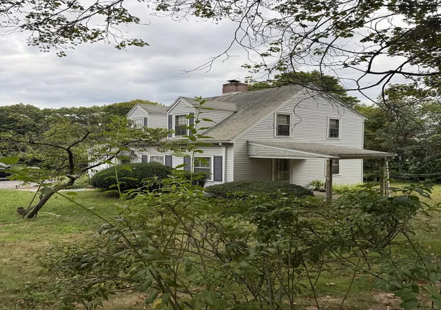 Photo 2 of Single family home for sale at 6 Reservoir Park, Needham Heights, MA 02494 | MLS# 73573564 | Listing updated on 2026-09-16