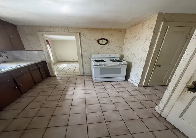 Photo 4 of Single family home for sale at 6 Reservoir Park, Needham Heights, MA 02494 | MLS# 73573564 | Listing updated on 2026-09-16