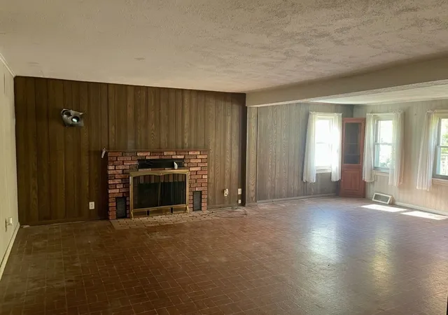 Photo 3 of Single family home for sale at 15 Margaret, Monson, MA 01057 | MLS# 73589492 | Listing updated on 2026-10-27