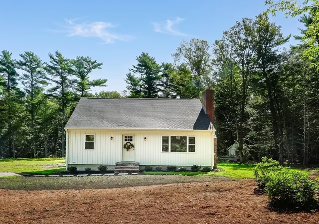 Photo 1 of Sale Pending at 8 Tabor Ln, Rochester, MA 02770 | MLS# 73572441 | Listing updated on 2026-09-29