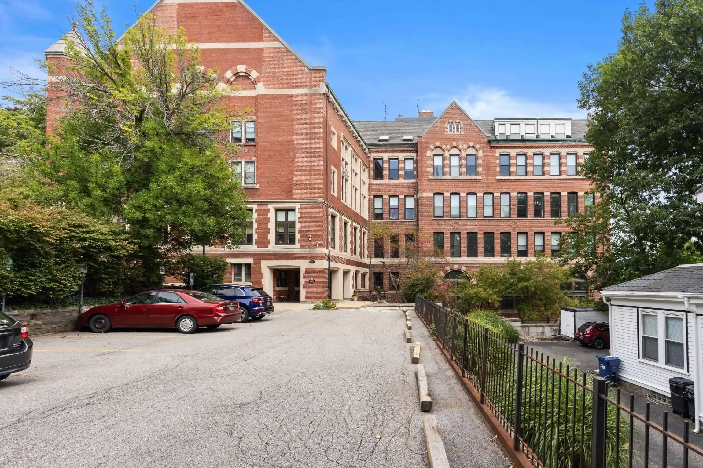 Listing Photo 2 - Condo for sale in 76 Elm St located at 76 Elm St, Belmont, MA 02130 - Unit #203