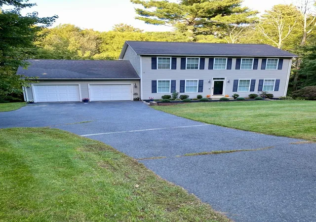 Photo 2 of Single family home for sale at 7 Hemlock Holw, Belchertown, MA 01007 | MLS# 73579917 | Listing updated on 2026-10-09