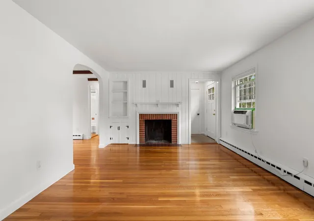 Photo 3 of Single family home for sale at 369 Main St, Holden, MA 01520 | MLS# 73575671 | Listing updated on 2026-09-14