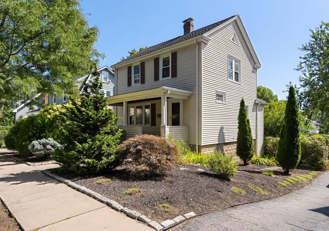 Single family home for sale at 152 Mount Vernon St, Arlington, MA 02476 | MLS# 73578777