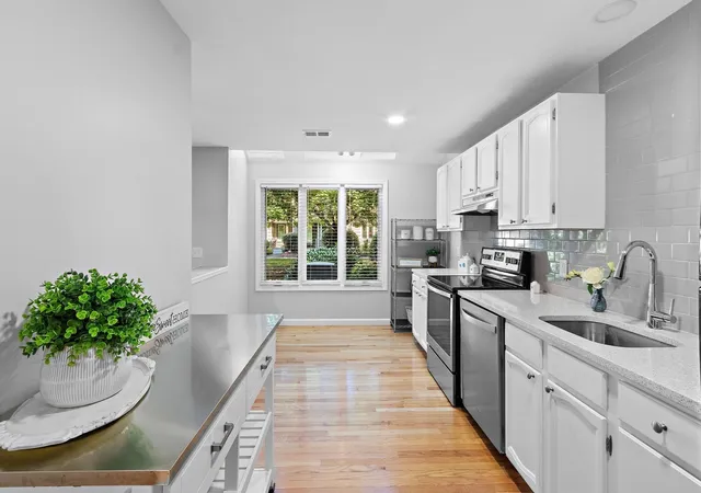 Listing Photo 5 - Condo for sale in building located at 608 Maple Brk Rd, Bellingham, MA 02019 - Unit #608