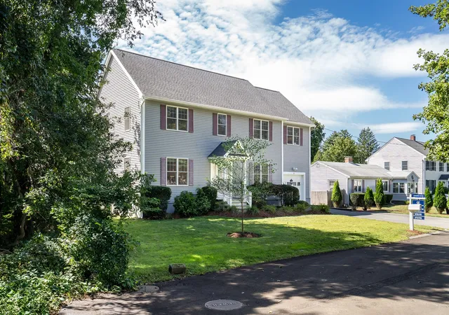 Photo 3 of Single family home for sale at 39 Arcola St, Lexington, MA 02420 | MLS# 73574976 | Listing updated on 2026-09-14