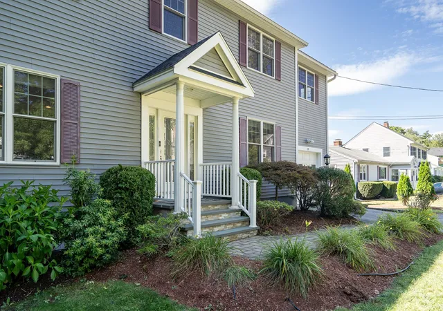 Photo 3 of Single family home for sale at 39 Arcola St, Lexington, MA 02420 | MLS# 73574976 | Listing updated on 2026-09-14