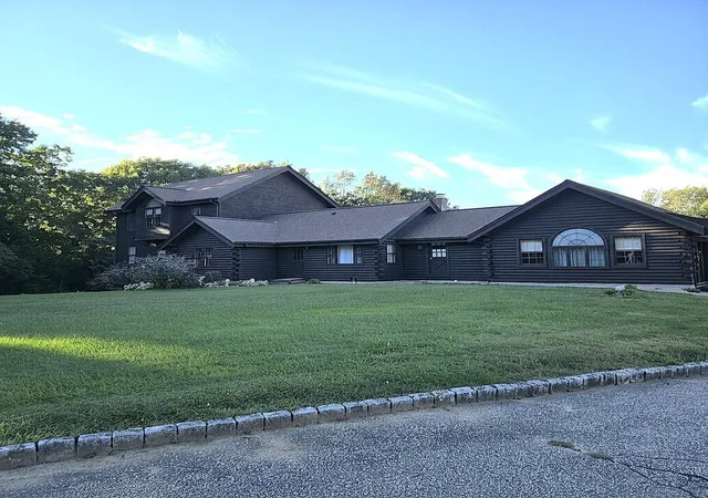 Photo 2 of Single family home for sale at 8 Hillsville Rd, North Brookfield, MA 01535 | MLS# 73576859 | Listing updated on 2026-10-07