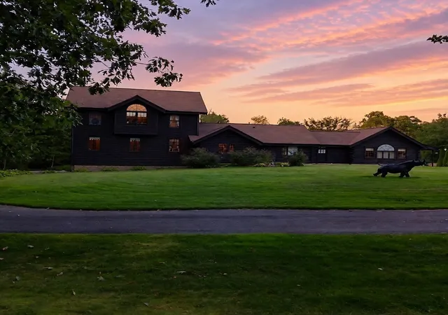 Photo 3 of Single family home for sale at 8 Hillsville Rd, North Brookfield, MA 01535 | MLS# 73576859 | Listing updated on 2026-10-07