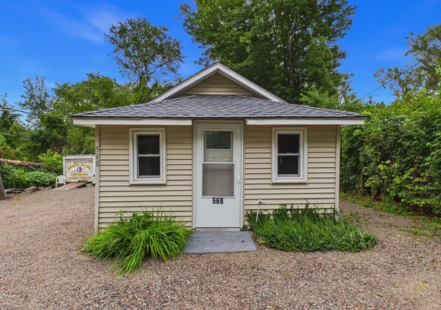 Photo 3 of Single family home for sale at 568 Berkley St, Berkley, MA 02779 | MLS# 73570612 | Listing updated on 2026-09-05