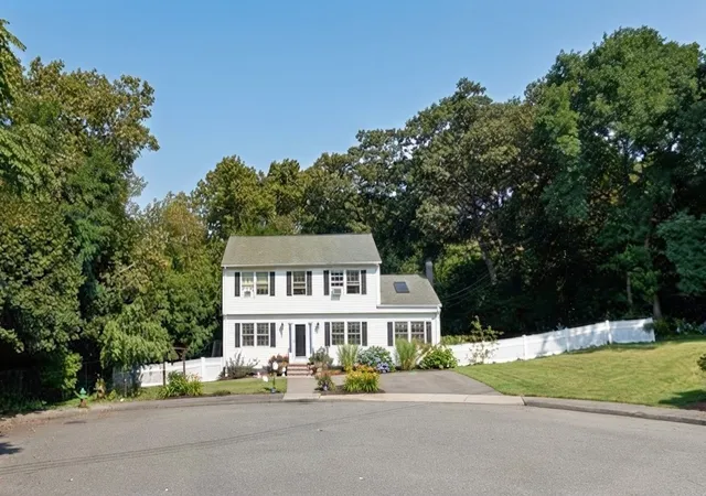 Photo 4 of Sale Pending at 9 Zamora St, Saugus, MA 01906 | MLS# 73567482 | Listing updated on 2026-09-17