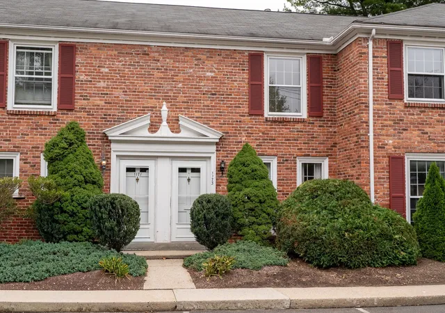 Photo 1 of Sale Pending at 1173 Dickinson St #1173, Springfield, MA 01108 | MLS# 73585461 | Listing updated on 2026-10-15
