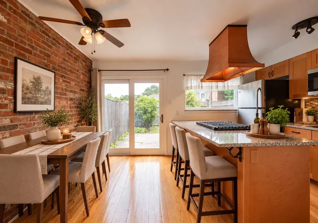 Listing Photo 1 - Condo for sale in building located at 1173 Dickinson St, Springfield, MA 01108 - Unit #1173