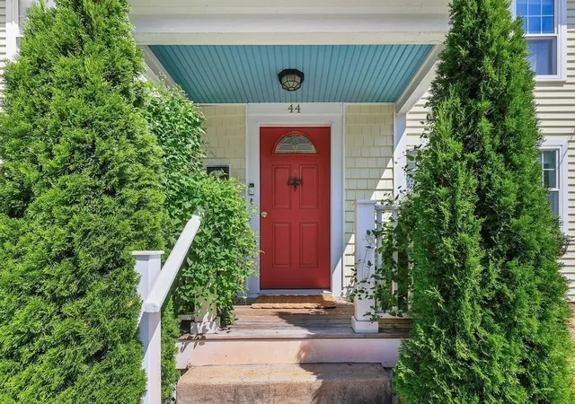 Photo 3 of Single family home for sale at 44 Exchange St, Holliston, MA 01746 | MLS# 73575265 | Listing updated on 2026-09-18