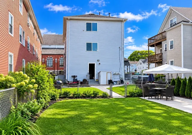 Listing Photo 2 - Condo for sale in building located at 1 Pitt St, Worcester, MA 01610