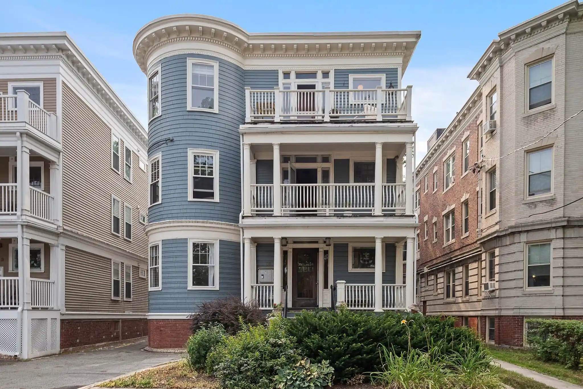 Listing Photo 1 - Condo for sale in 85 Trowbridge St located at 85 Trowbridge St, Cambridge, MA 02138 - Unit 85 Trowbridge St